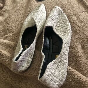 BNIB Tweed Flats Size 40 White Grey Gold Shoes